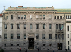 Confcommercio Milano: <br> informazioni di servizio <br> per le imprese <br> nel mese d'agosto