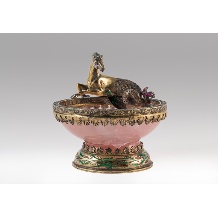 <p>Coppetta quarzo rosa argento pietre</p> <i>Sisters' Antiques di Parmegiani Elena</i>