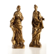 <p style="text-align: justify;">Le due sculture avevano funzione di bozzetto per un gruppo di maggiori dimensioni &ndash; forse mai eseguito &ndash; collocato a coronamento di una delle numerose decorazioni di chiese e palazzi realizzate da Pietro Baratta, tra le cui opere si ricordano le famose <em>Allegorie</em>, che ornano i Giardini Barocchi della reggia di San Pietroburgo.</p> <i>Subert</i>