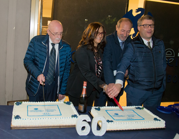 60 anni Bollate taglio torta per sito