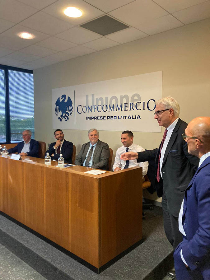 Corsico confronto candidati sindaco tavolo e Meazzi_SITO Corsico confronto candidati sindaco tavolo e Meazzi_SITO
