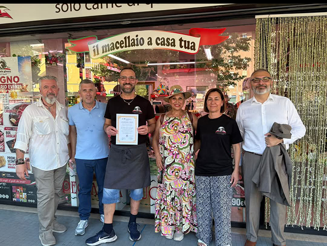 Concorso vetrine Opera 1 classificato alimentare Il Macellaio Giusto_SITO Concorso vetrine Opera 1 classificato alimentare Il Macellaio Giusto_SITO