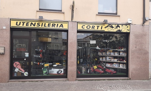 UTENSILERIA CORTI